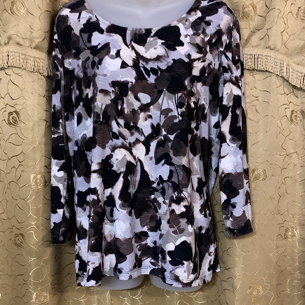 Croft & Barrow Abstract Black and Light Grey Long Sleeve Top Size PL Like New